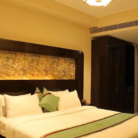 Zip By Spree Hotels סוראט מראה חיצוני תמונה