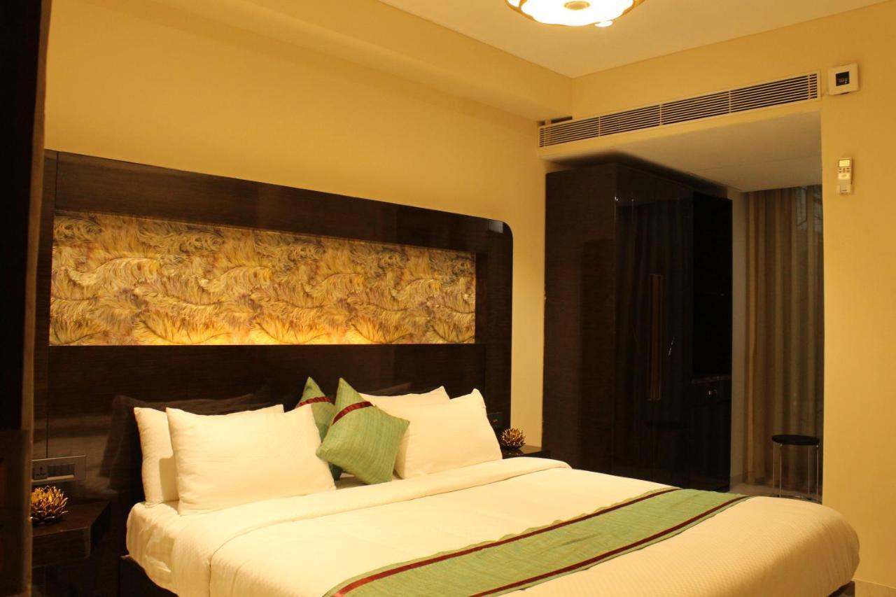 Zip By Spree Hotels סוראט מראה חיצוני תמונה
