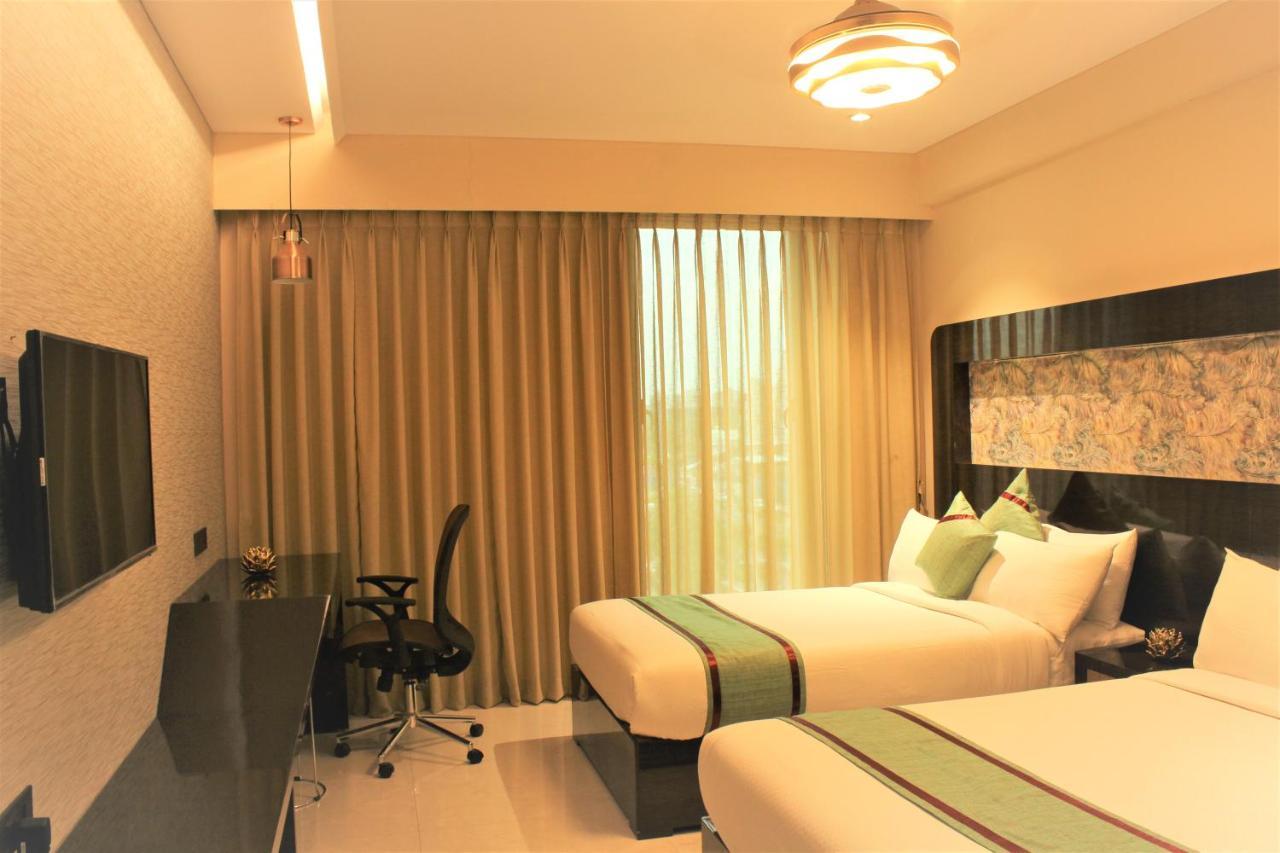 Zip By Spree Hotels סוראט מראה חיצוני תמונה