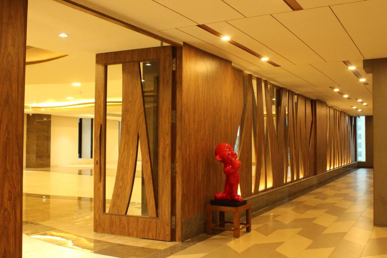 Zip By Spree Hotels סוראט מראה חיצוני תמונה
