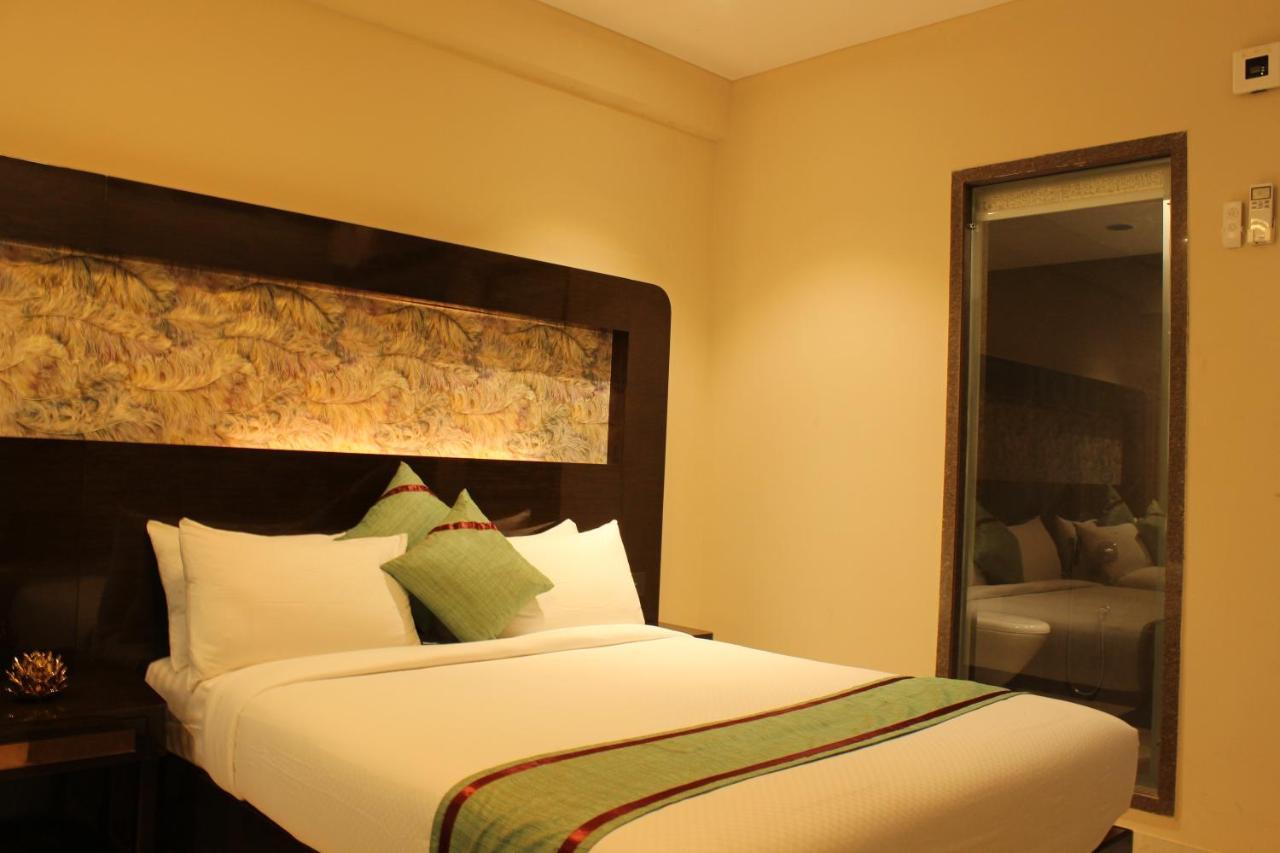 Zip By Spree Hotels סוראט מראה חיצוני תמונה