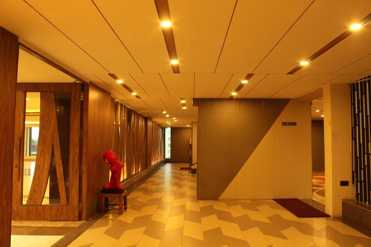 Zip By Spree Hotels סוראט מראה חיצוני תמונה