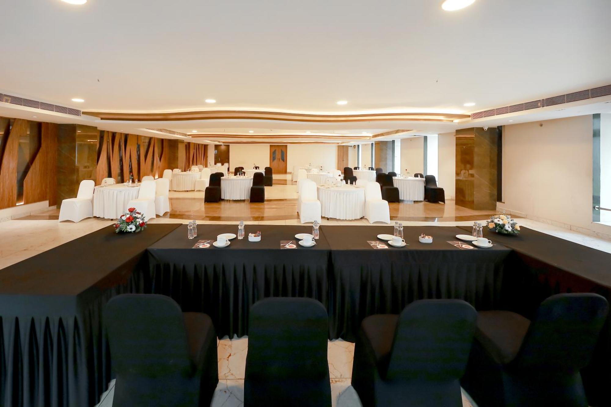 Zip By Spree Hotels סוראט מראה חיצוני תמונה