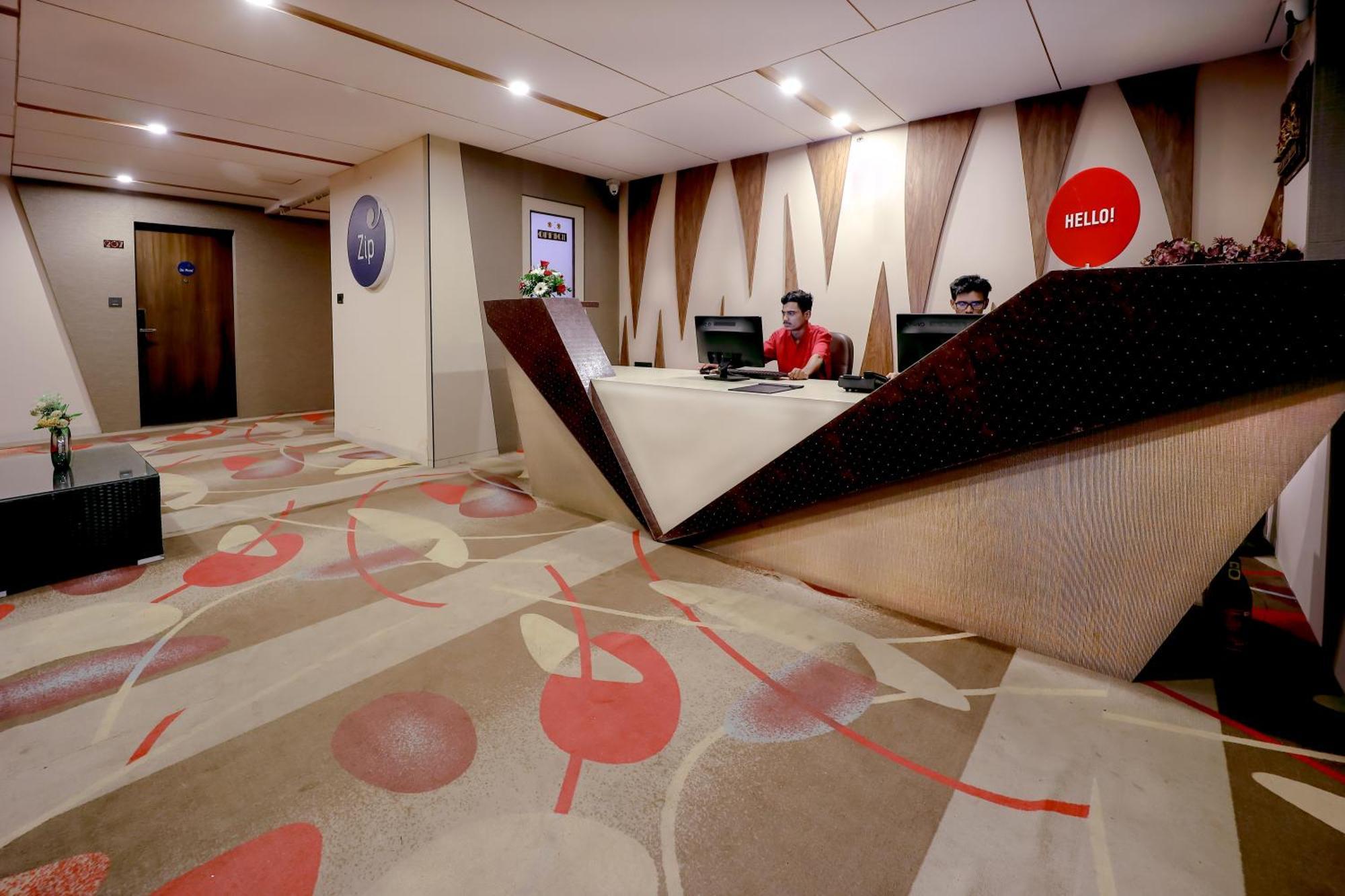 Zip By Spree Hotels סוראט מראה חיצוני תמונה