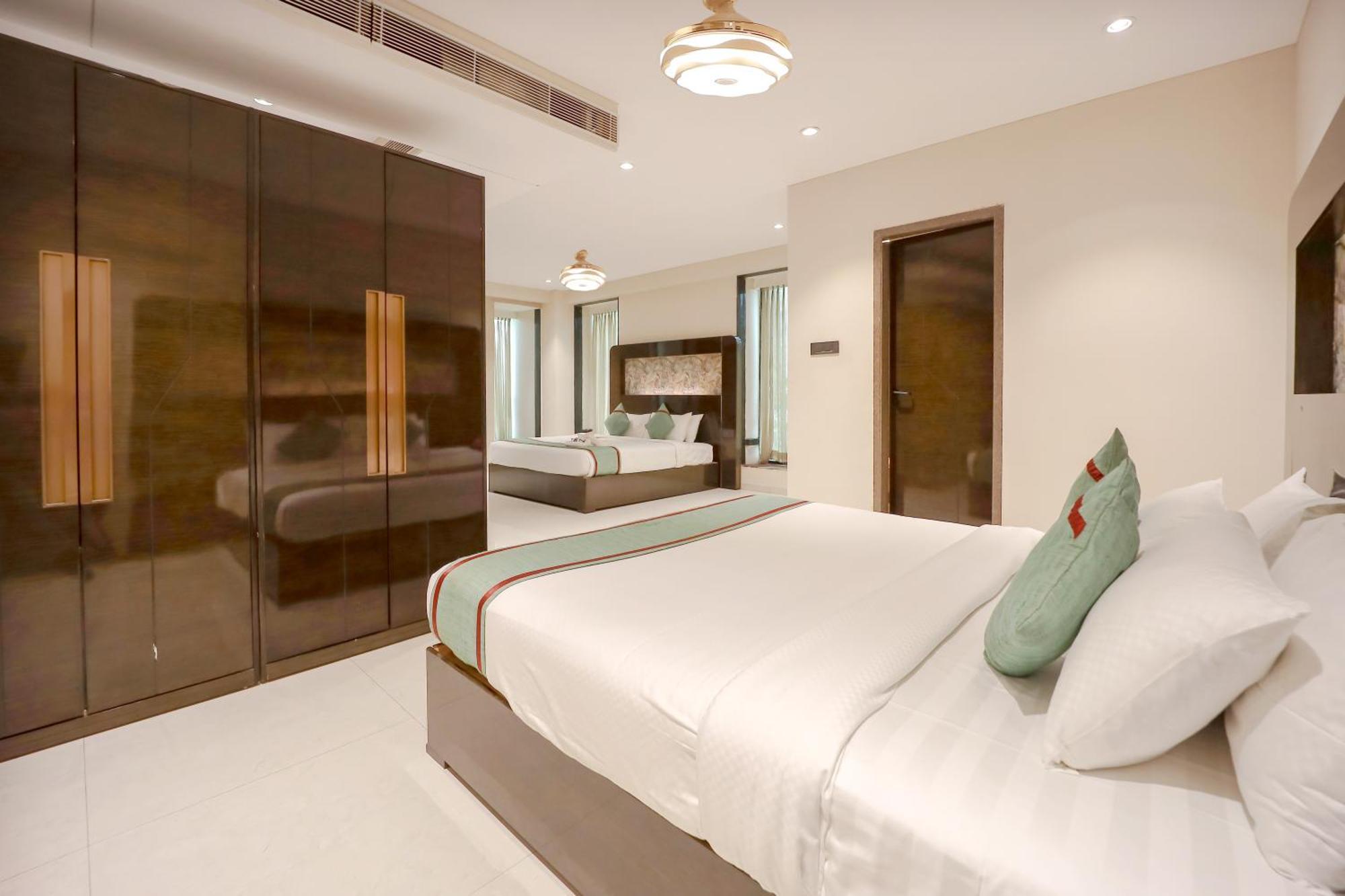 Zip By Spree Hotels סוראט מראה חיצוני תמונה