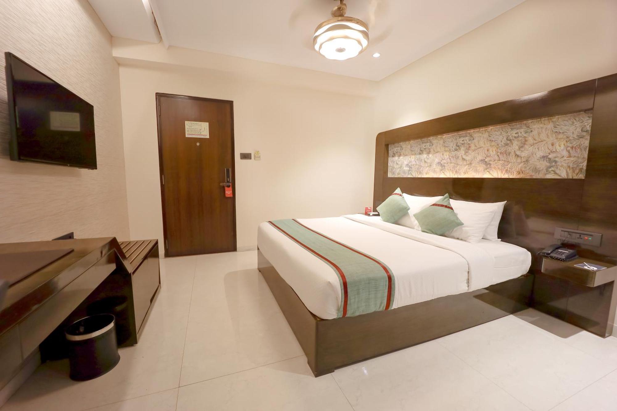 Zip By Spree Hotels סוראט מראה חיצוני תמונה