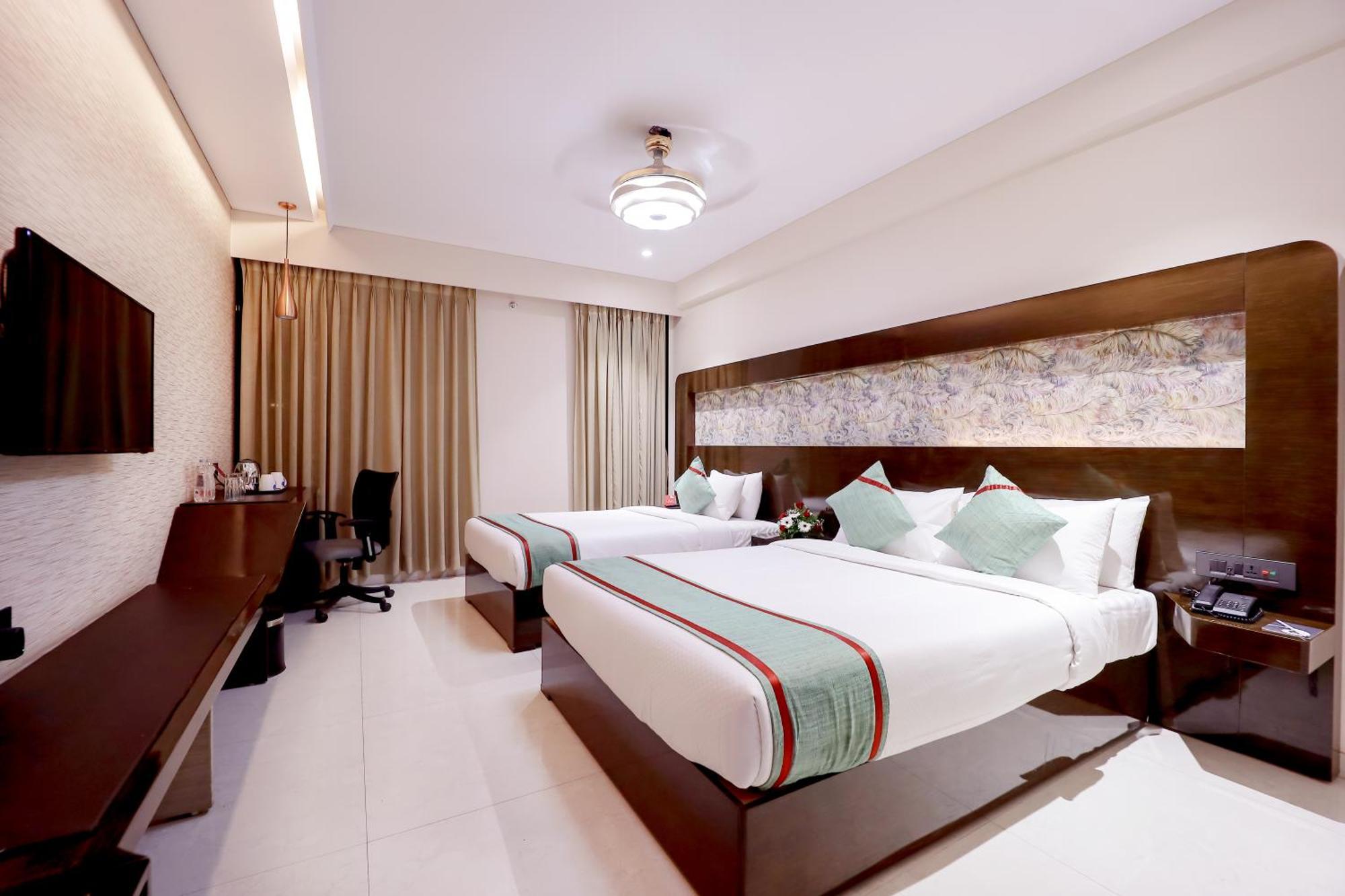 Zip By Spree Hotels סוראט מראה חיצוני תמונה