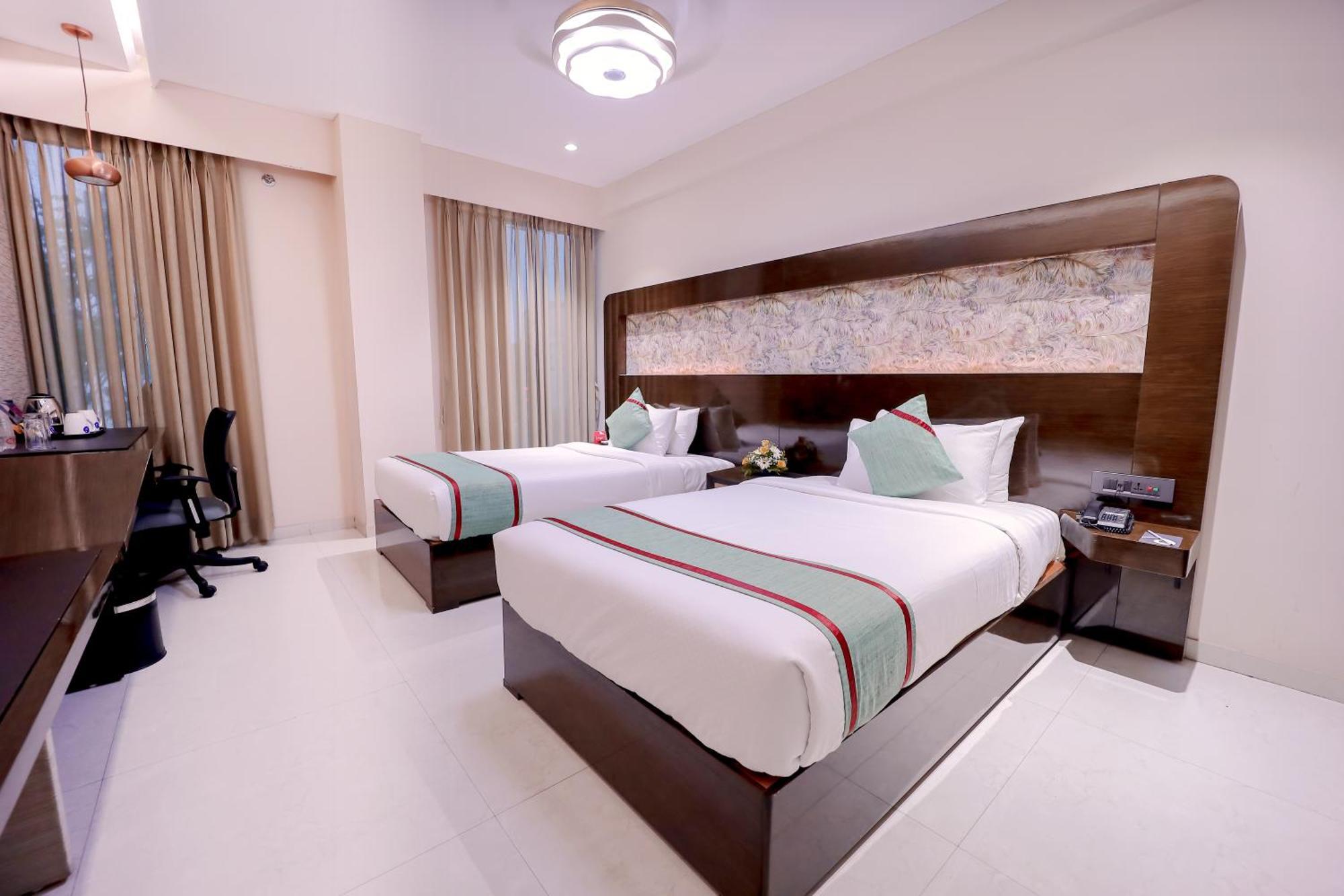 Zip By Spree Hotels סוראט מראה חיצוני תמונה